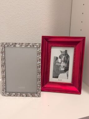 2 Photo Frames